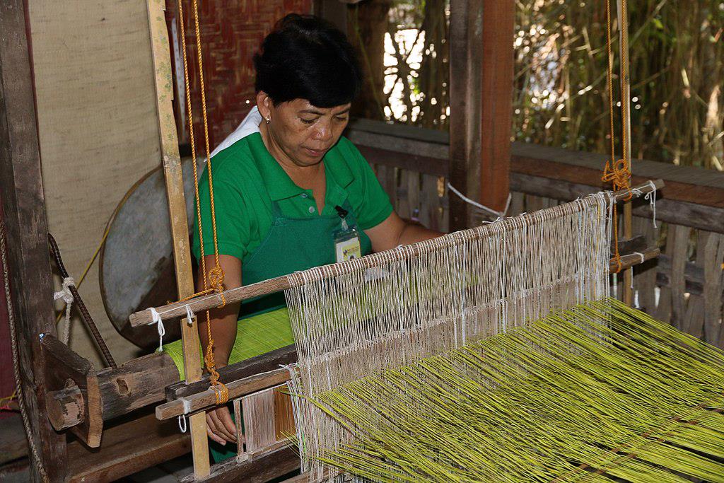 Abaca Weaving at Bohol Bee Farm