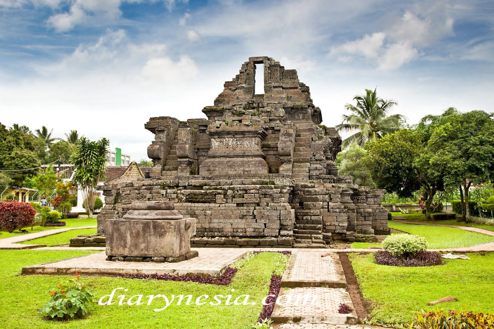 Famous Temples Tourism, East Java Tourism, Majapahit heritage Temples, diarynesia