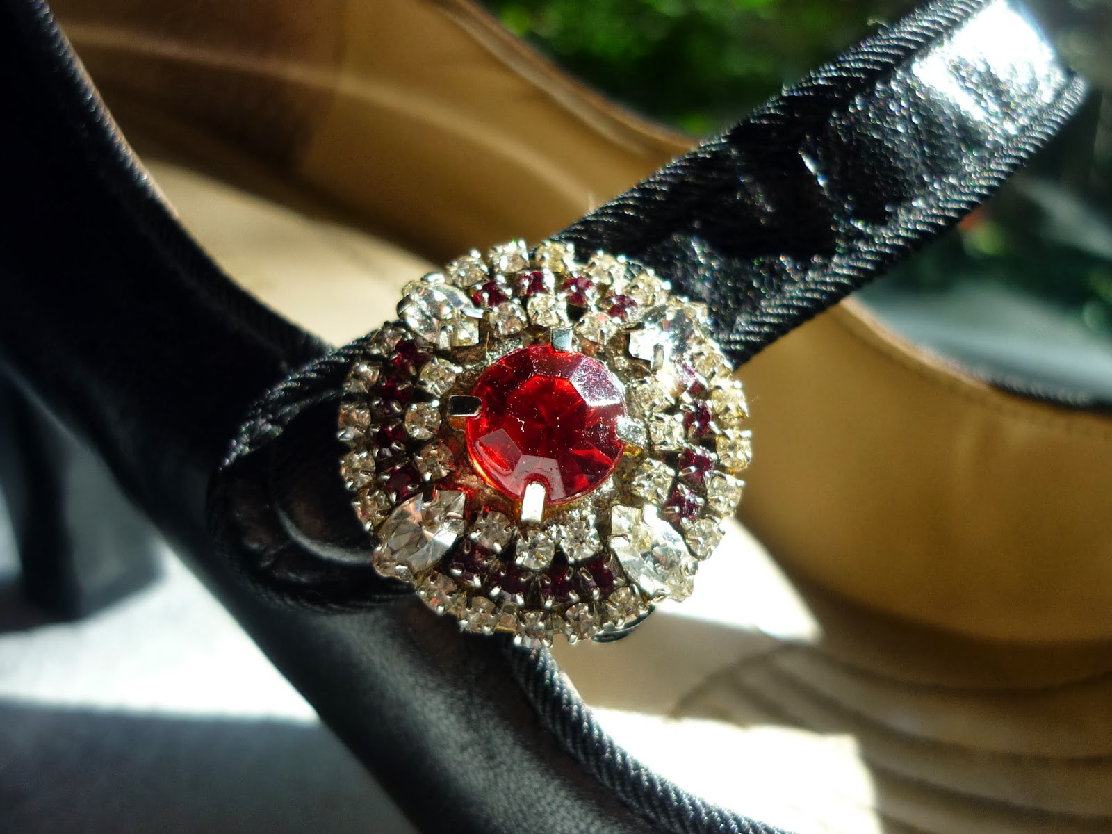 The Handy Dandy Helper DIY Vintage Shoe Clips