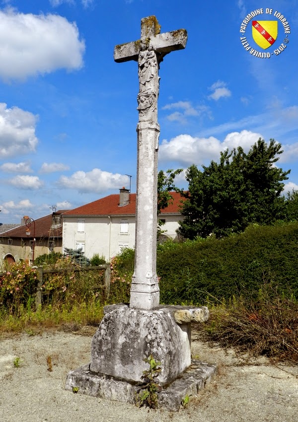 REMOVILLE (88) - Croix-calvaire (XVIe siècle)