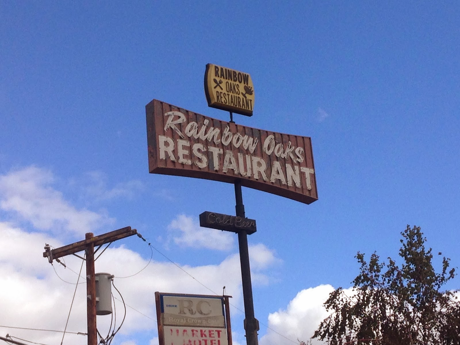 Rainbow Oaks Restaurant in Rainbow California