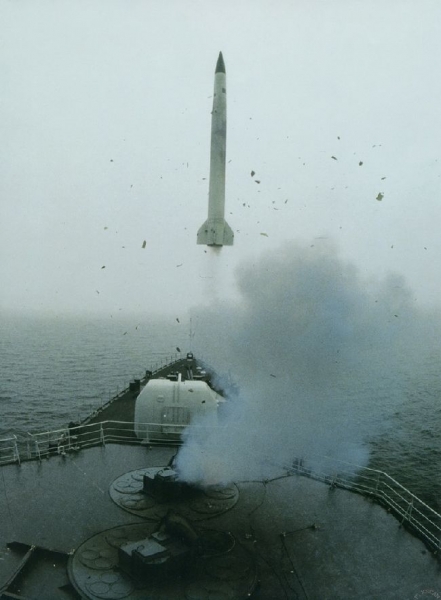 HHQ-9+is+equipped+in+the+PLAN+Type+052C+Lanzhou+class+destroyer+in+VLS+launch+tubes+%25281%2529.jpg