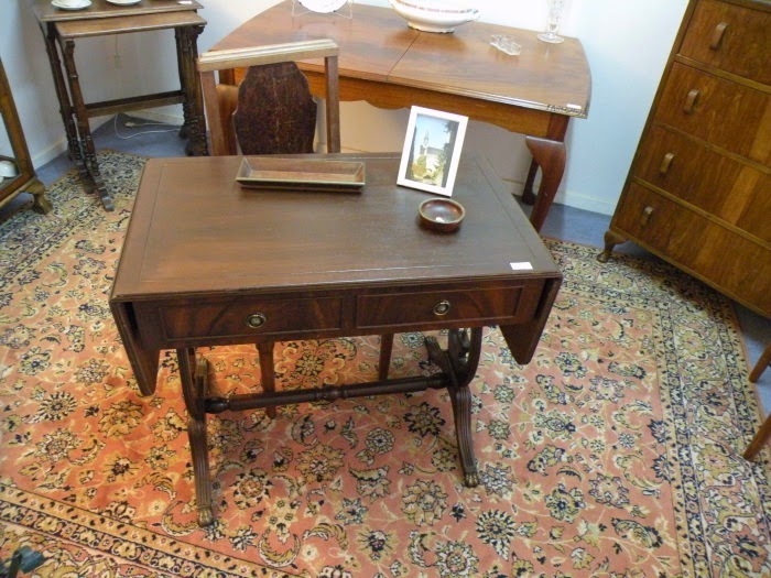 Arcelin Brocante "Au vrai Rustique": Bureau style anglais en acajou