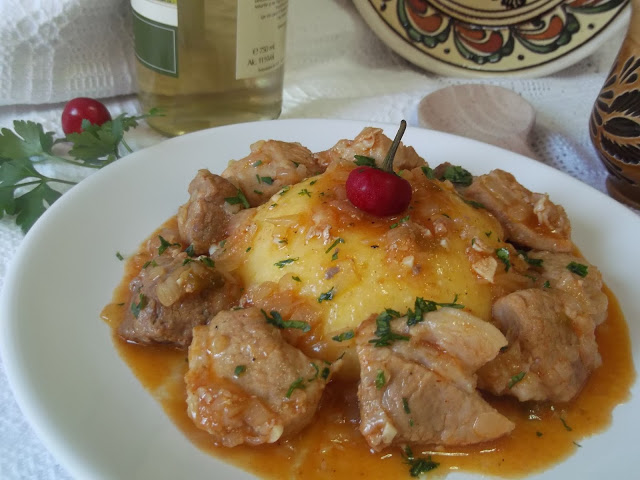 Parada lunii noiembrie  "Traditie si gastronomie romaneasca"