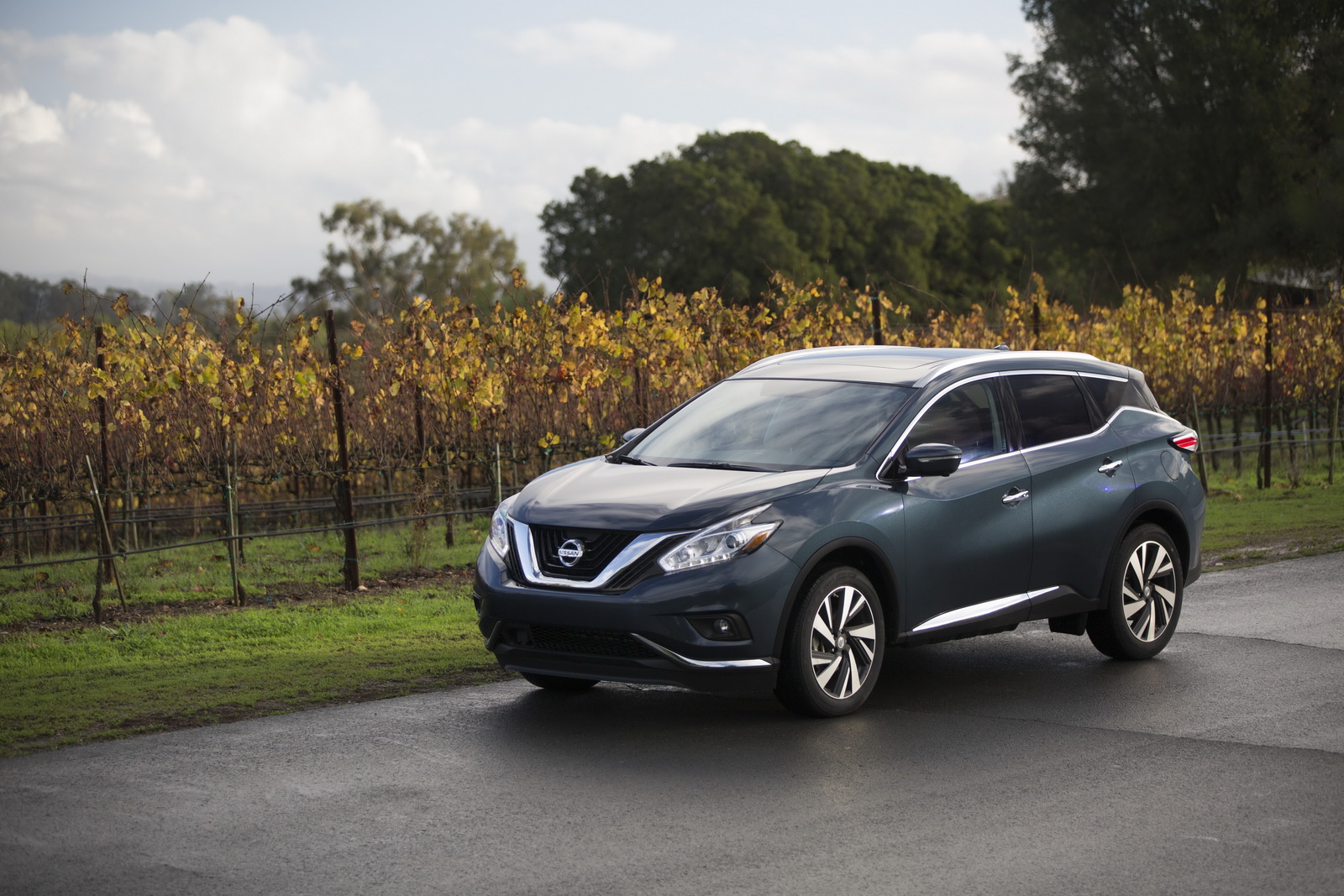 Nissan Murano Soldiers On For 2017 With Apple CarPlay, Starts At 30,640*