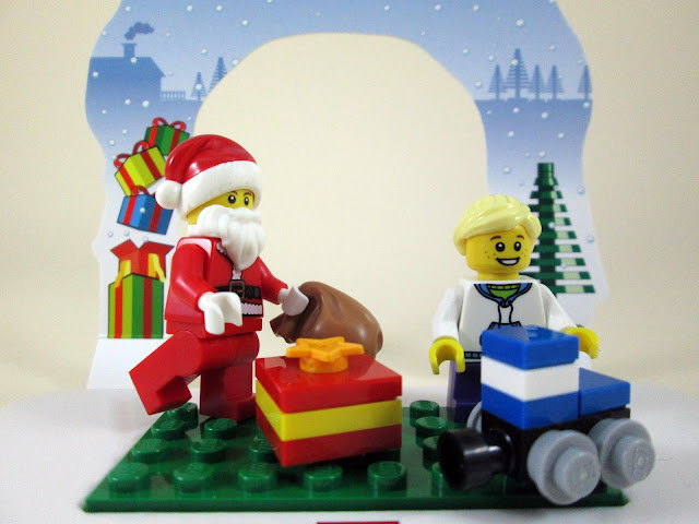 LEGO Seasonal Santa Set 850939