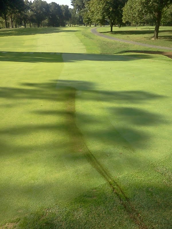 Glen Echo Country Club Golf Course Management Hydraulic leak on 16 green