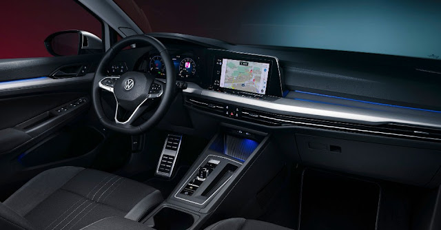 vw-golf-8-alltrack-interior-front-seats-screen-and-steering-wheel