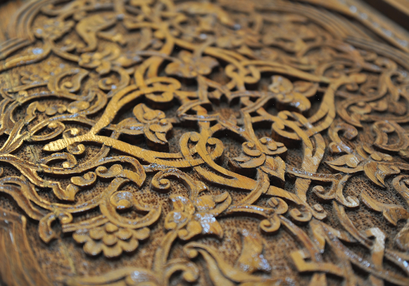 история художественной обработки древесины. санъати кандакори. художественная обработка древесины на руси. художественная обработка дре. кронид гоголев скульптуры.