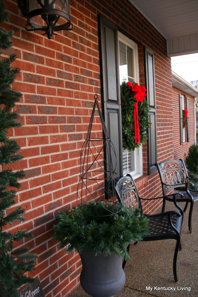 Welcome Guests With a Festive Door & Windows - My Kentucky Living