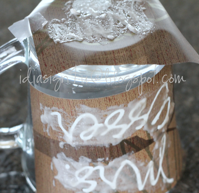 DIY Personalized Glass Etched Mugs by ilovedoingallthingscrafty.com
