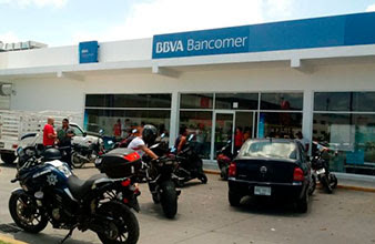 Frustran asalto a Bancomer de la Constituyentes de Playa del Carmen