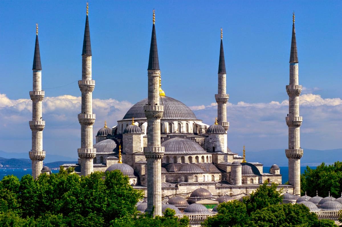 [Image: Sultan-Ahmet-Cami-Blaue-Moschee-Istanbul...823%29.jpg]