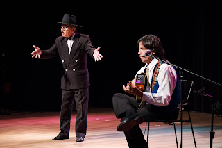 “Fernando Pessoa” celebra 20 anos de prosa, poesia, teatro e música “Fernando Pessoa” celebra 20 anos de prosa, poesia, teatro e música