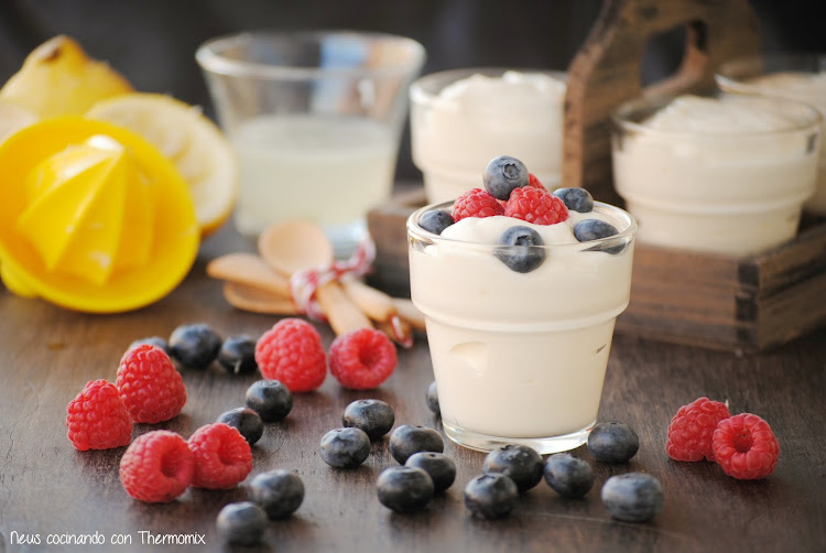 Mousse express de limón con leche condensada