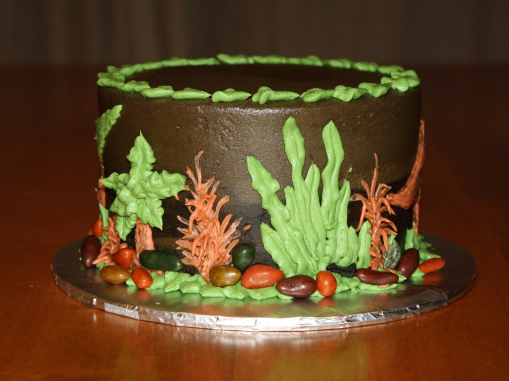Party Cakes: Dinosaur Cake and Cupcakes