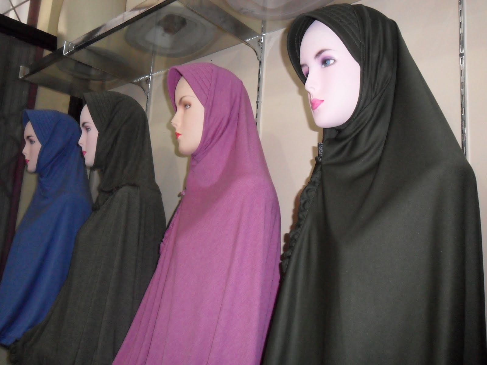 gambar gamis pengantin muslimah warna cokelat