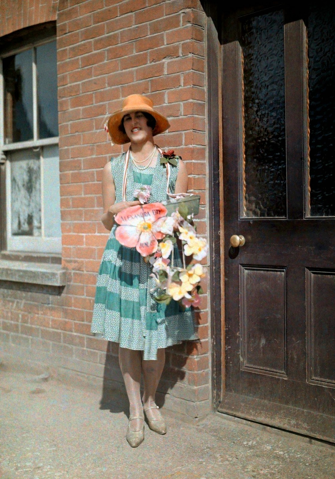 20 Rare and Stunning Color Photographs of England in 1928 Vintage