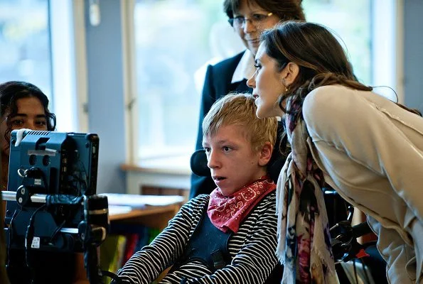 Crown Princess Mary and First Lady of Slovakia Mrs. Silvia Gašparovičová visited the special school Geelsgårdsskolen in Virum