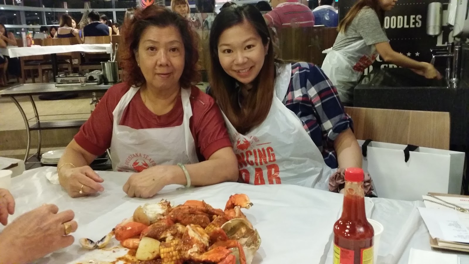 SoOo HaPpEniNg Mehhh..... Dancing Crab Vivocity