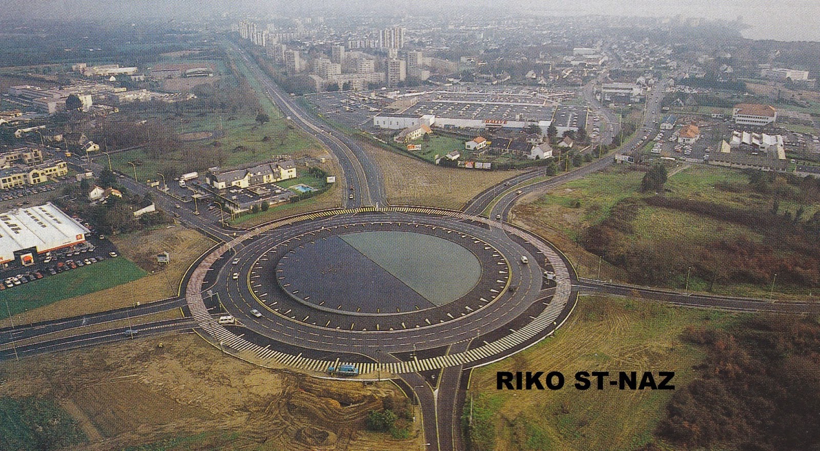 SAINTNAZAIRE évolution d'une ville ST.NAZAIRE rondpoint d'Océanis