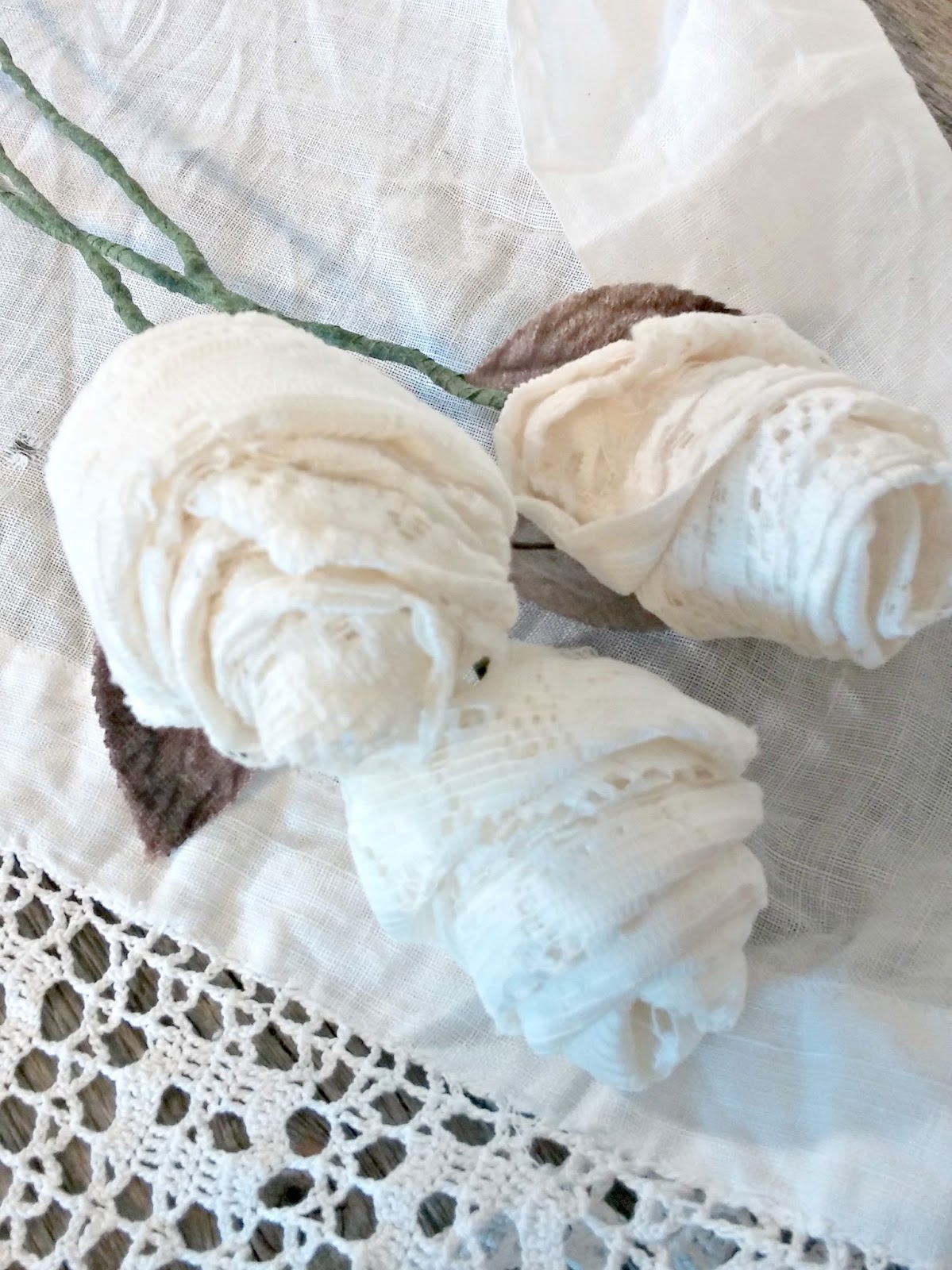 TrashtoTreasure Lace Curtain TieBack Roses Little Vintage Cottage