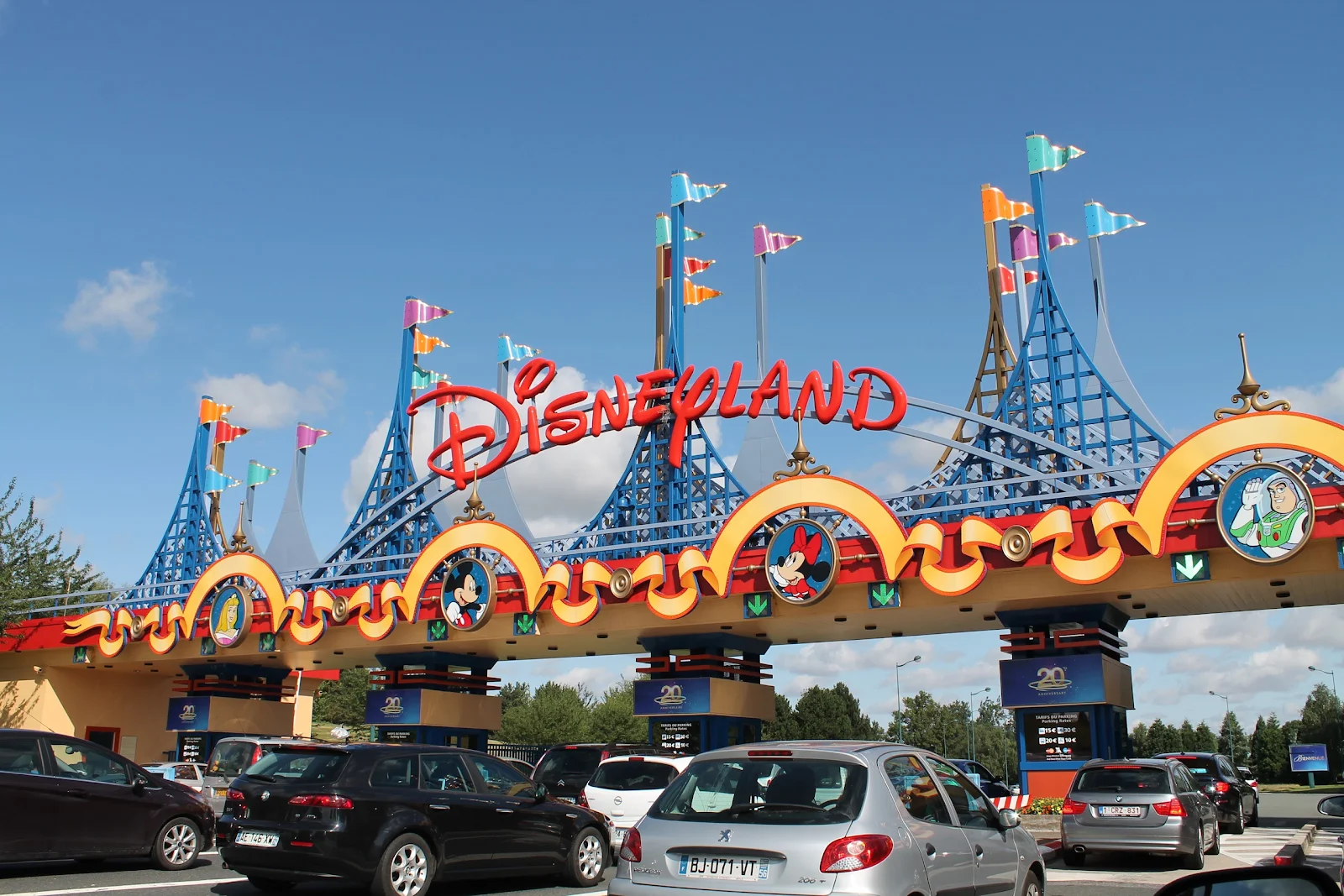A Cheap Holiday Vacation at Disneyland Paris.