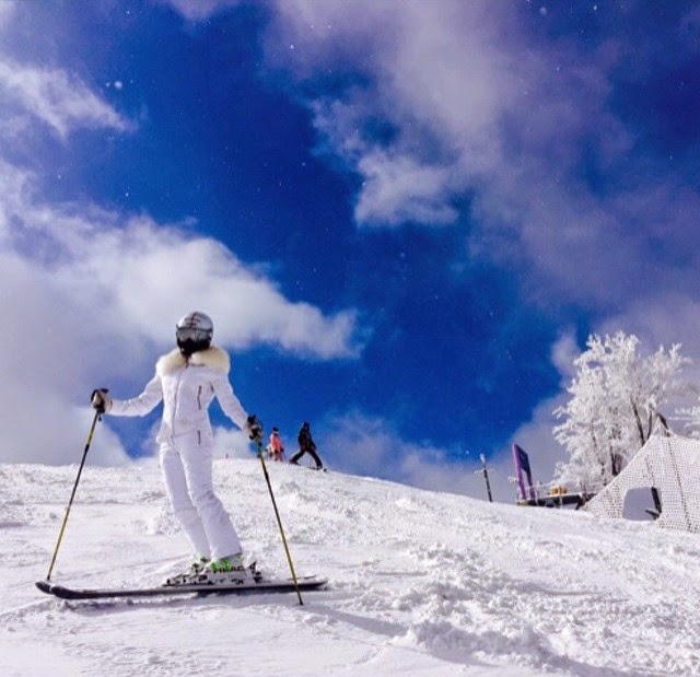 Snsd S Hyoyeon Is Out To Play In The Snow Wonderful Generation