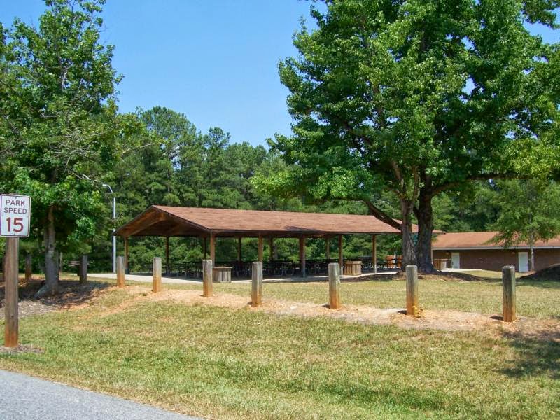 Heather Park Apartments Lake Wheeler Park is a place to visit