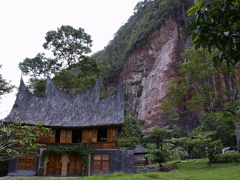 Objek Wisata Lembah Harau Di Daerah Kota Payakumbuh