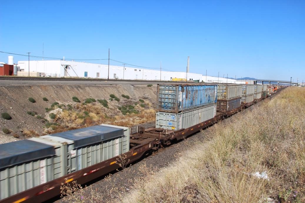 Evergreen Railroad Club: This BNSF is a garbage train!