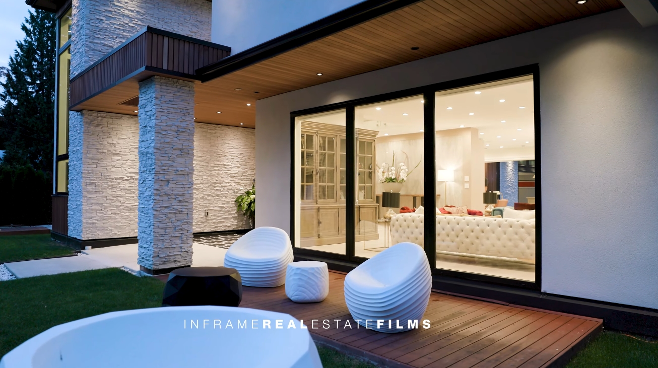39 Photos vs. Edgemont Blvd, North Vancouver Luxury Home Interior Design Tour