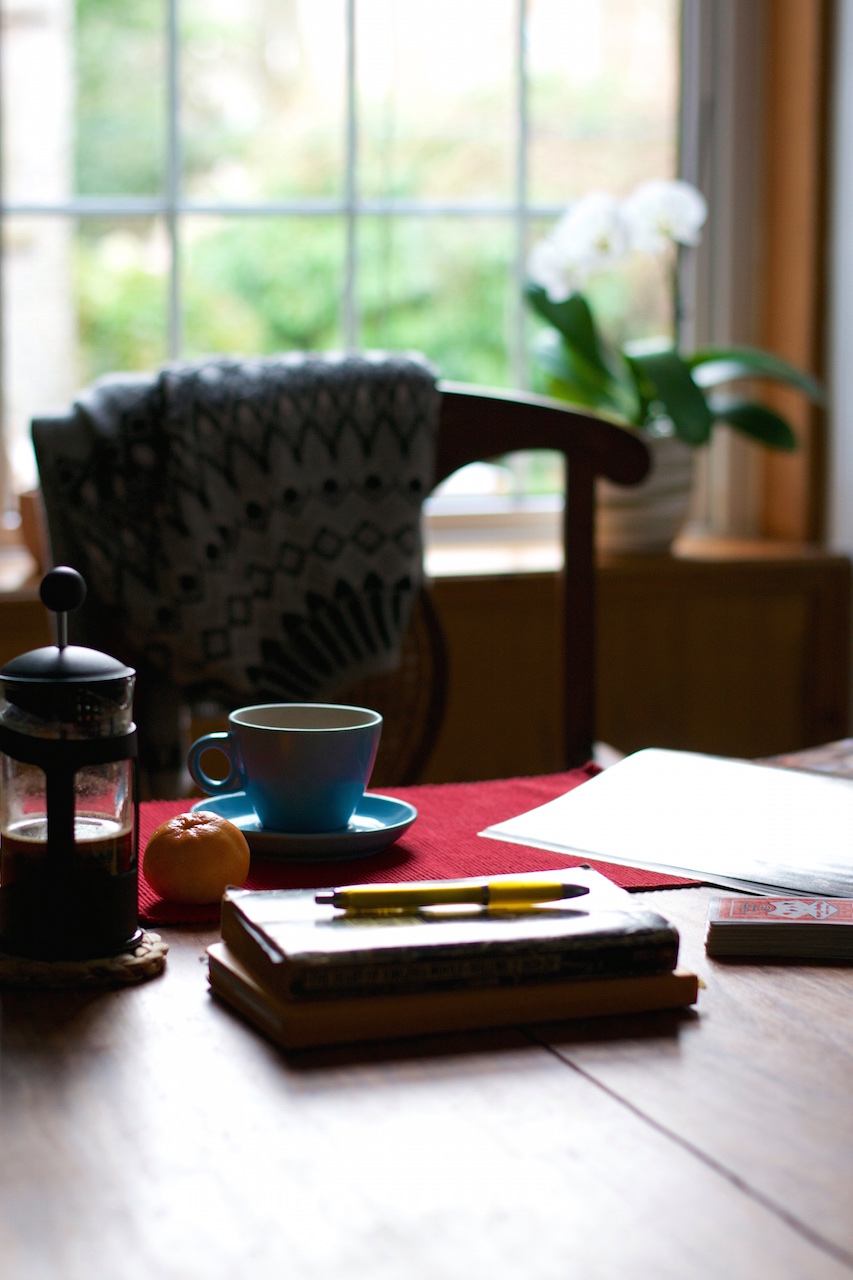 Books and coffee: Still life from Scotland · Lisa Stefan