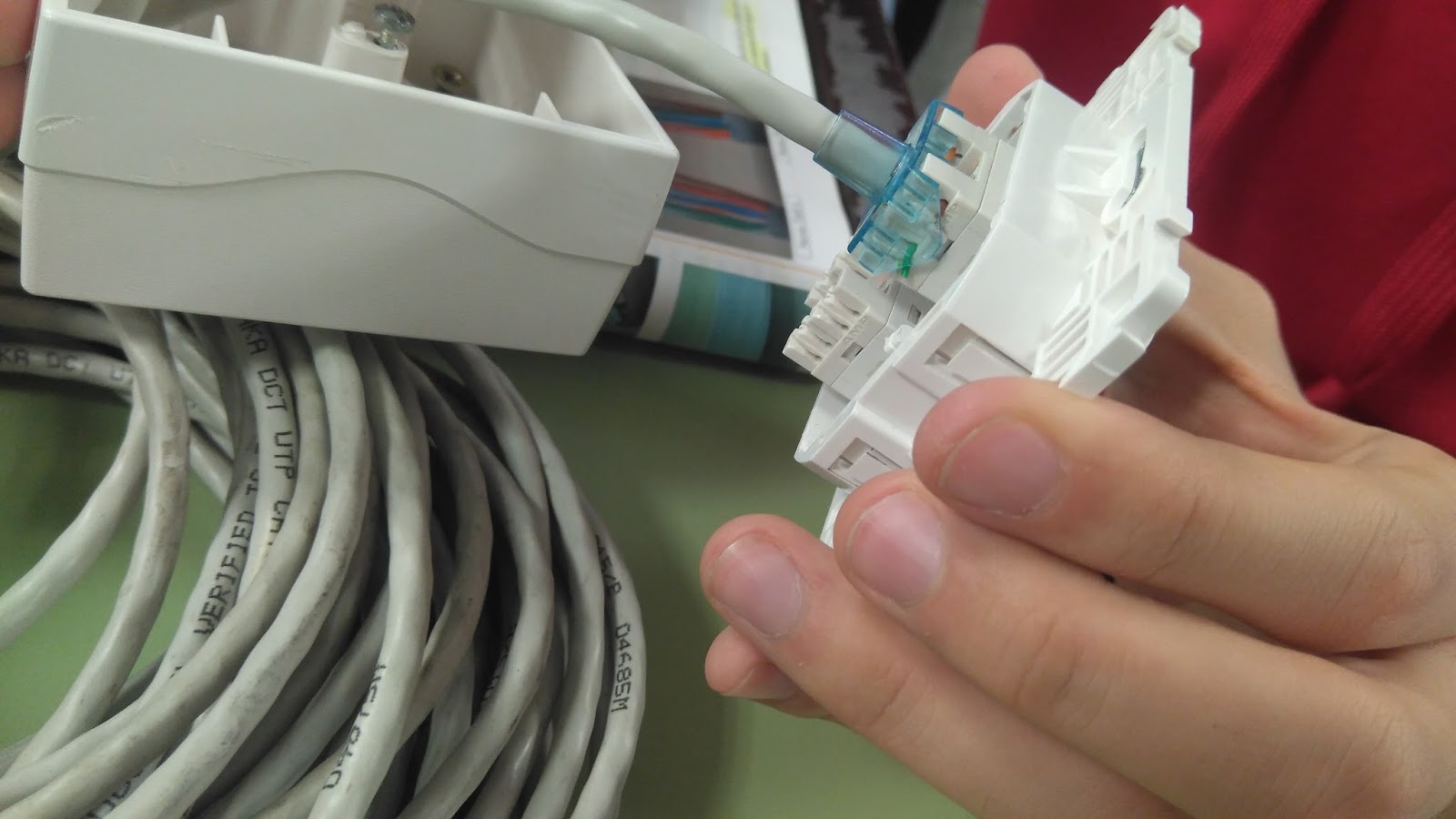 Montaje de la roseta Rj45