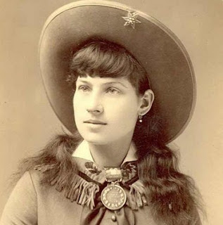 Biodata Biography Profile Annie Oakley Terbaru and Complete