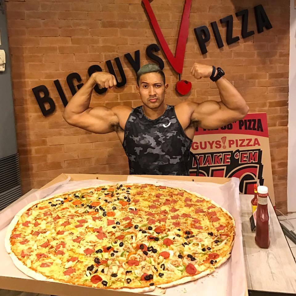 Six Reasons To Love Big Guys Pizza Rockstarmomma