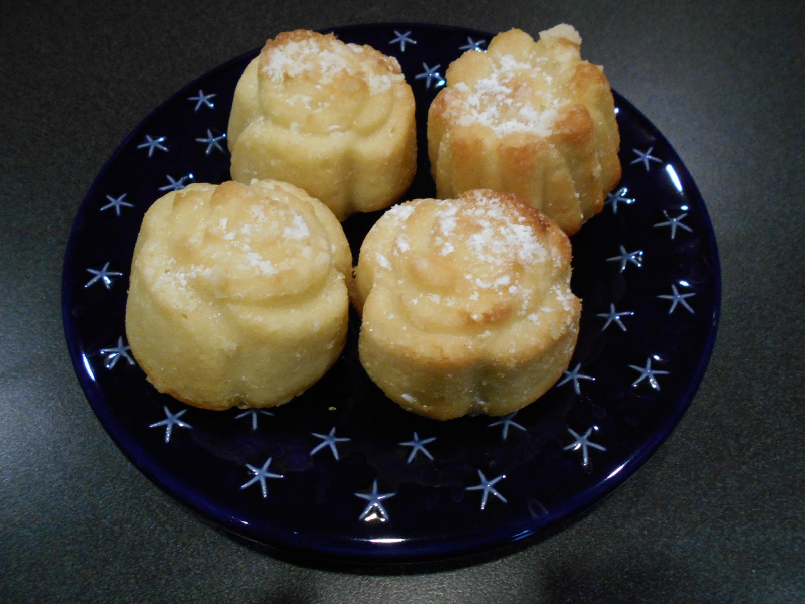 LovingLongablogger: Cool Mini Pound Cakes Are a Sweet Summer Snack!