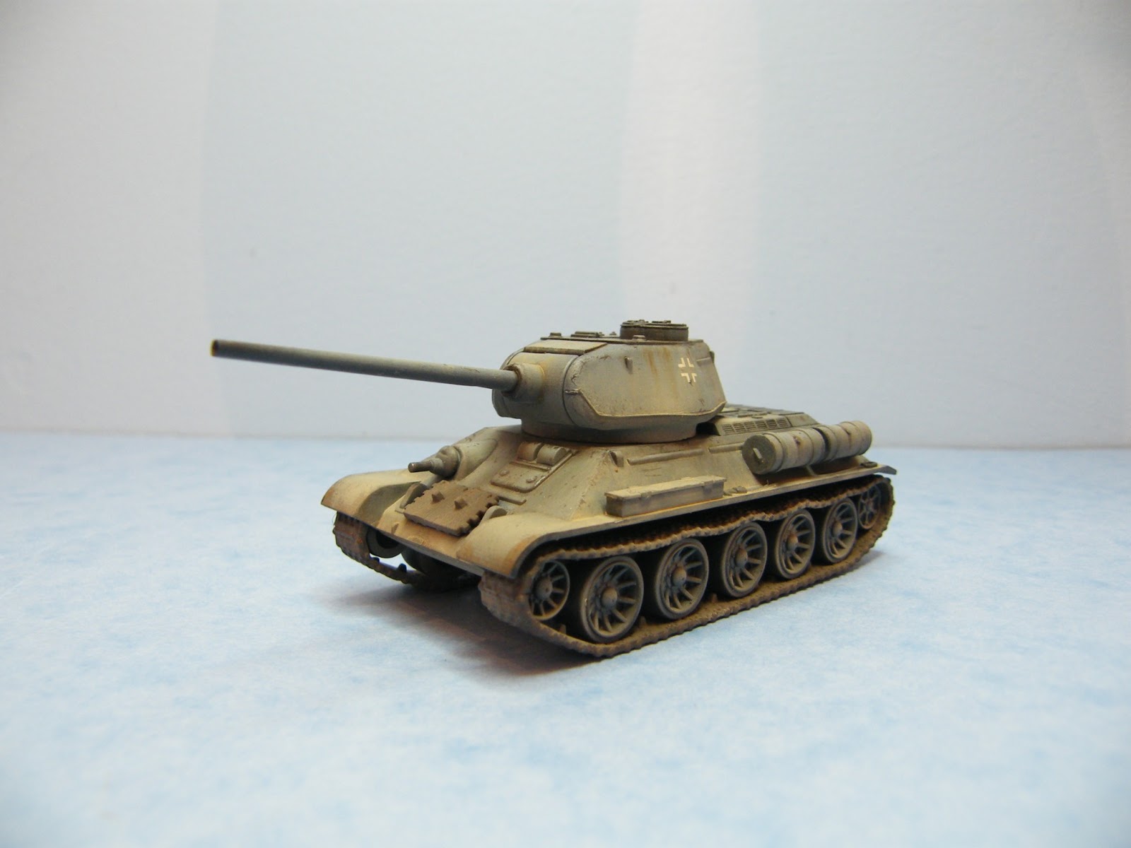 Blue Bear's Scale Models: Plastic Soldier Company 1/72 T34 -76/85 in ...