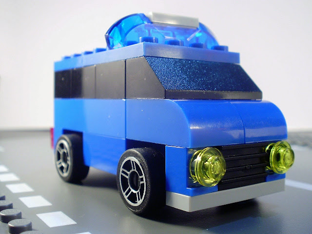 MOC LEGO Carrinha da Polícia