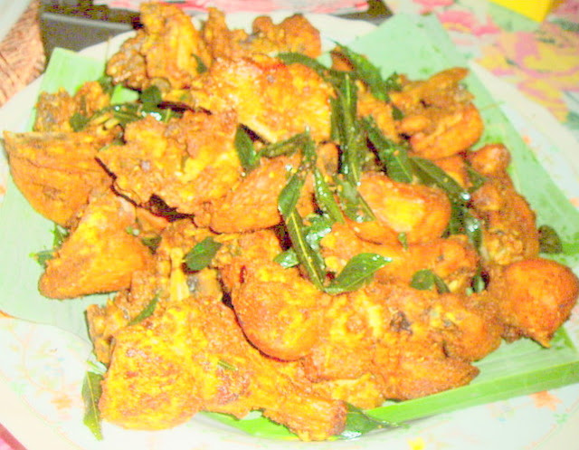 MASAKAN WARISAN AYAM GORENG KUNYIT DAUN KARI