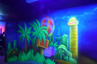 Mural UV Malowanie farbami UV, olbrzymi mural w ultrafiolecie, malowanie farbami uv