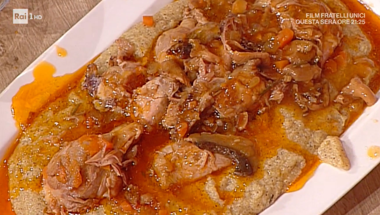 Stinco di maiale in umido con porcini