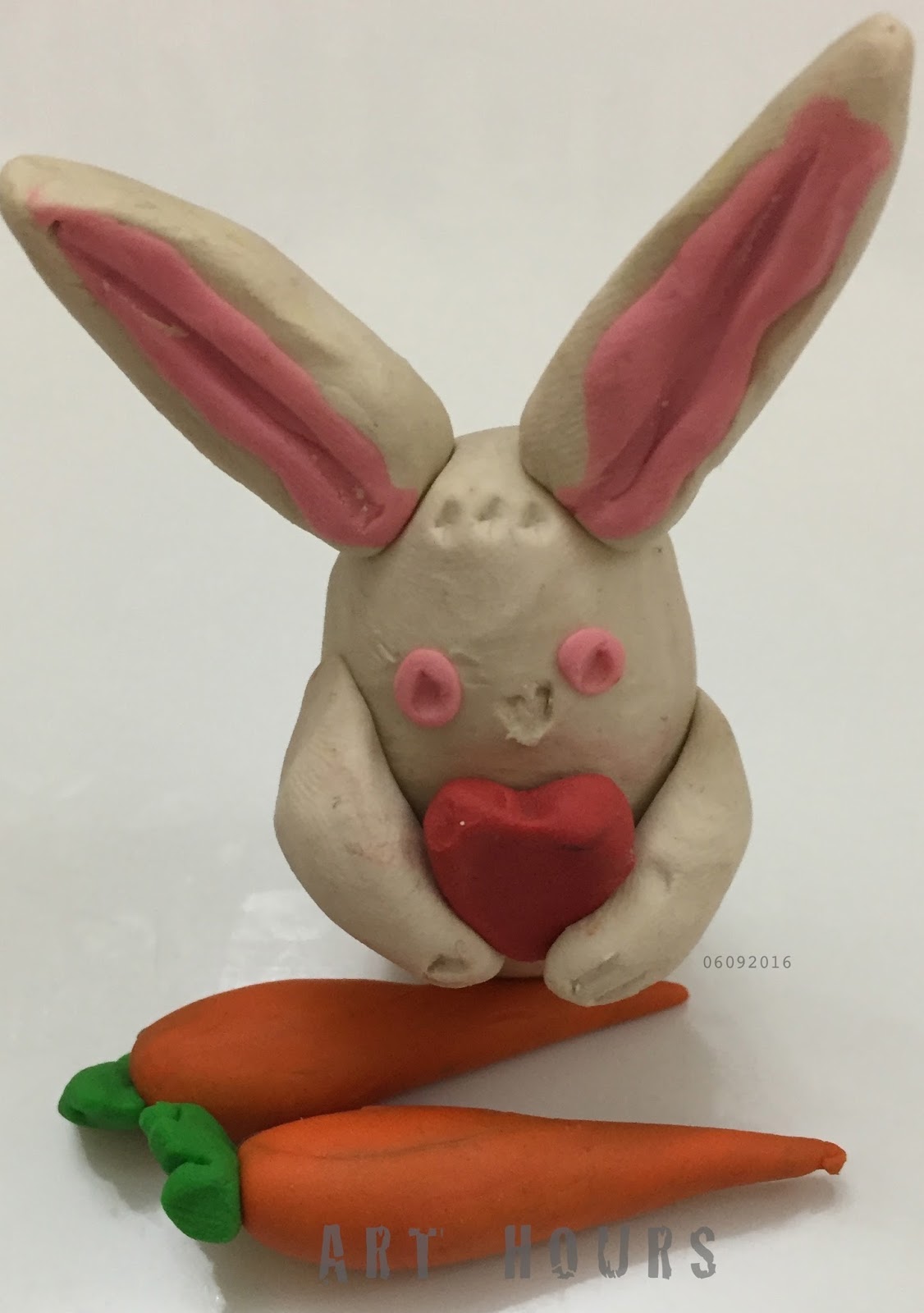 ArchGuide: Clay Modeling Work at Art Hours