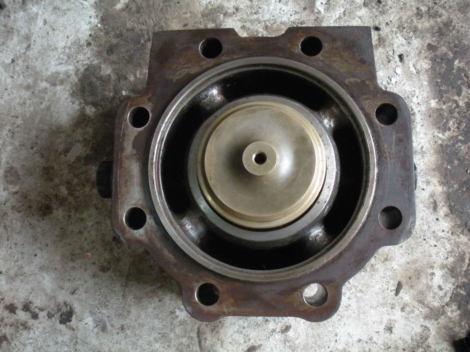 Air distributor in air starting system (Main air starting valve) HFO