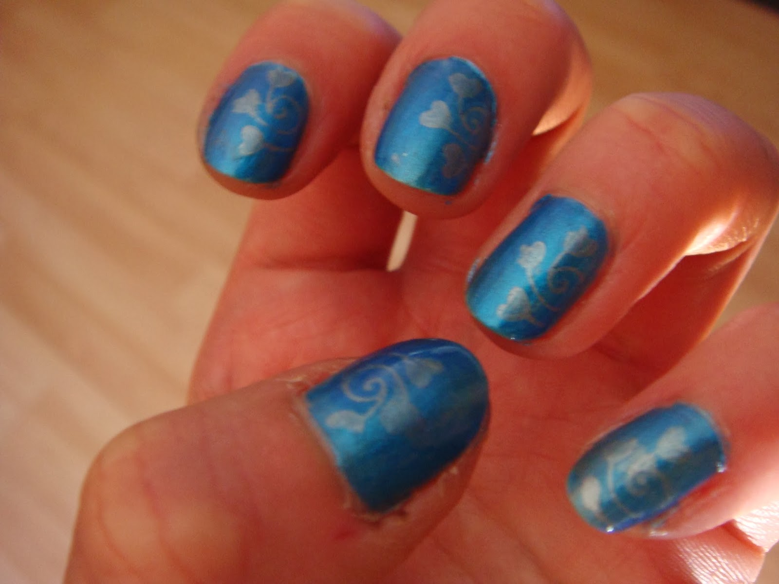 Makeup: El sitio de mi recreo: AZUL Y GRIS PARA MIS UÑAS