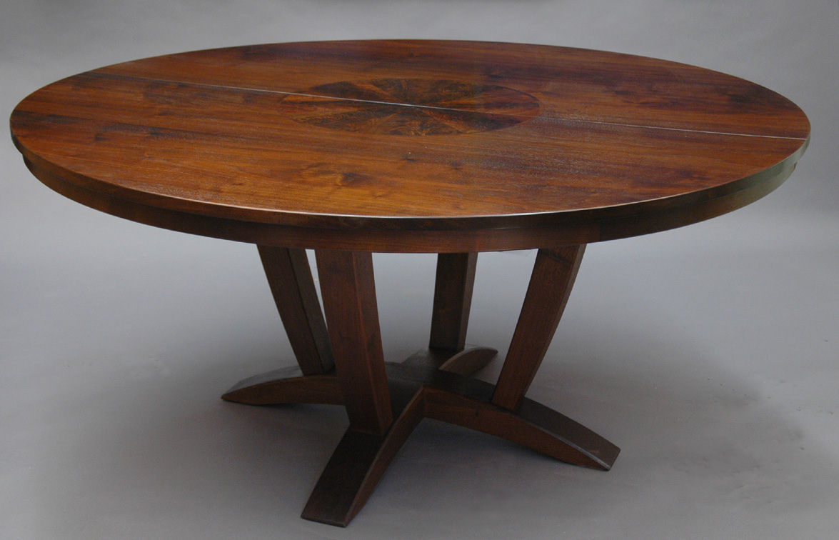  Woodworkers Photo Journal: a round expanding walnut dining table