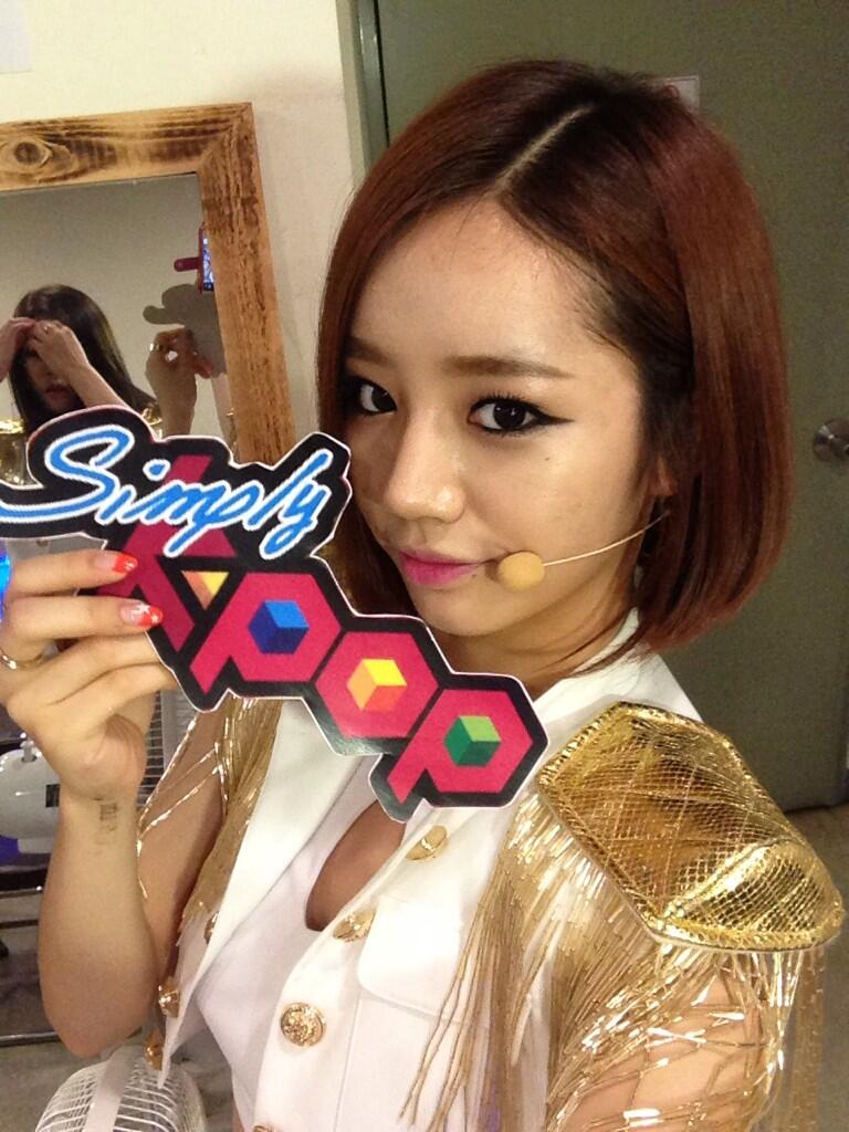 Tell Me KPOP: Simply Kpop [130805] Actuaciones Femeninas