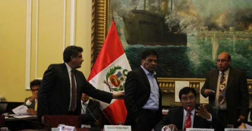 Congreso modificará Ley Universitaria que ordena el despido de docentes de 70 años Congreso modificará Ley Universitaria que ordena el despido de docentes de 70 años