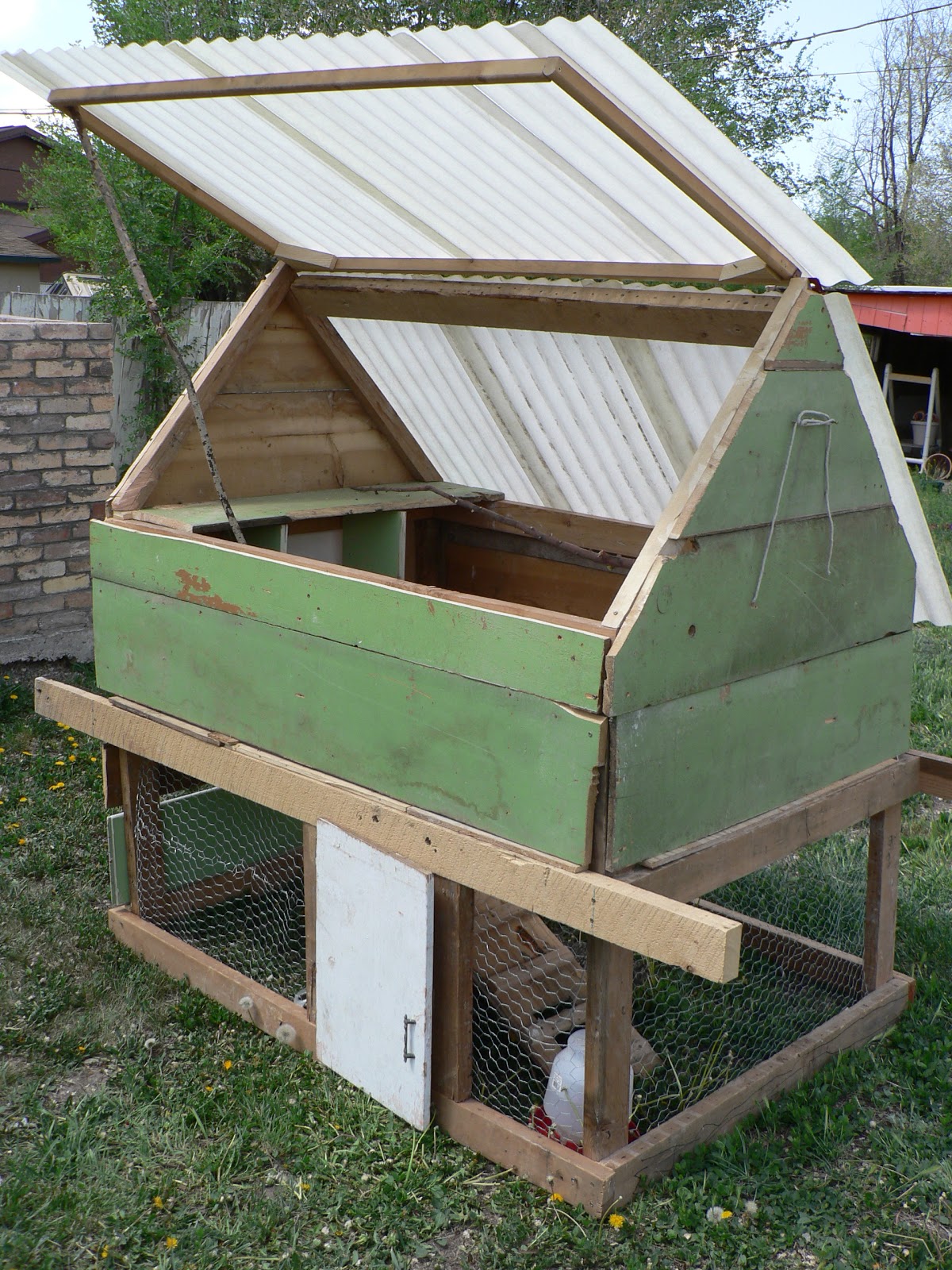 DIY Chicken Coop plans, portable chicken coop