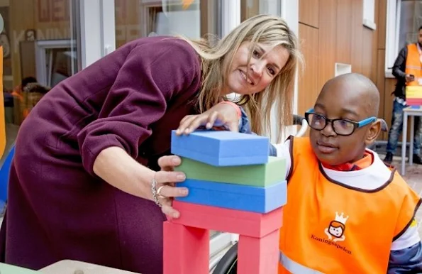  Queen Maxima and King Willem-Alexander of The Netherlands attend the Koningsspelen (King Games) at primary school Drostenburg for children with an disability in Amsterdam